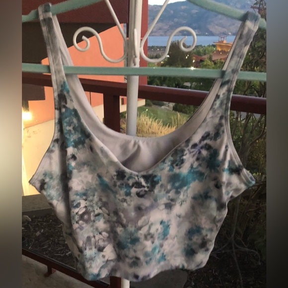 Lululemon ~ size 12 ~ only worn a handful of times - Picture 1 of 4